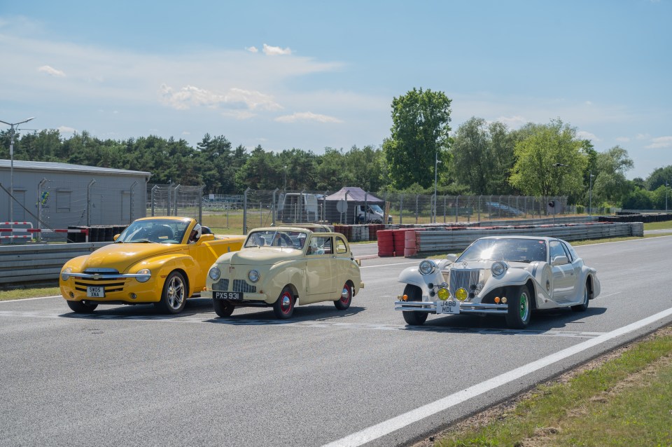 Hammond is in a Chevrolet two-seater convertible pick-up truck, May is in a tiny US-made Crosley CC-47 and Clarkson in a rare Nissan-made Mitsuoka Le-Seyde