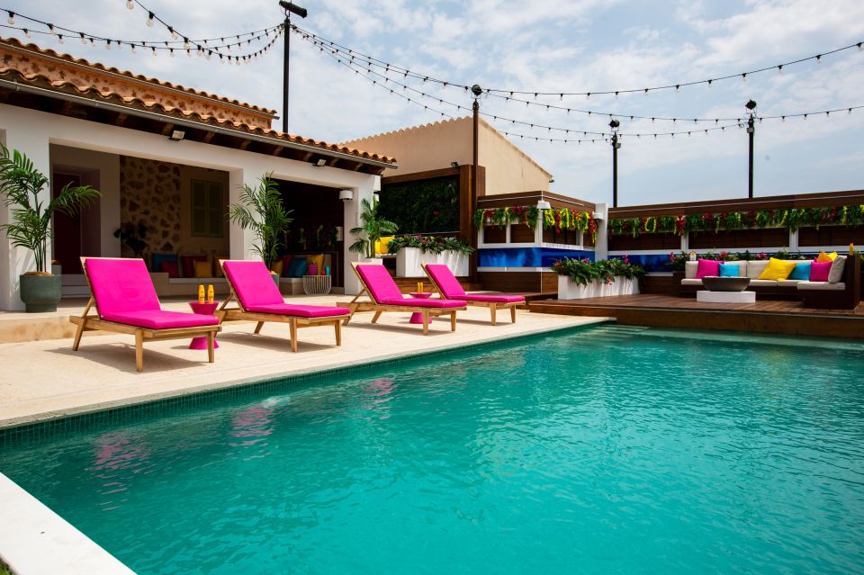 The pink deckchairs are ideal for watching your crush take a dip