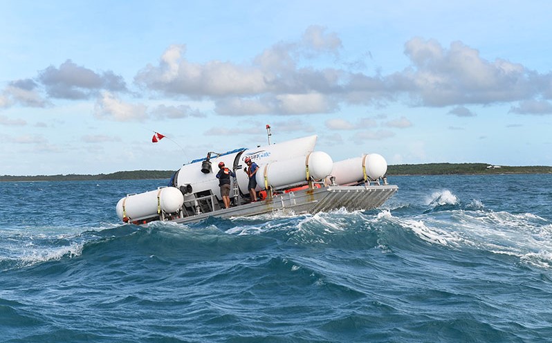 The submersible can descend to the bottom of the ocean