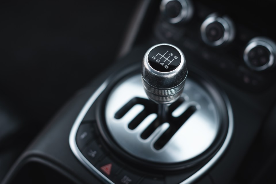 The metal gate gear shift is a delight to use