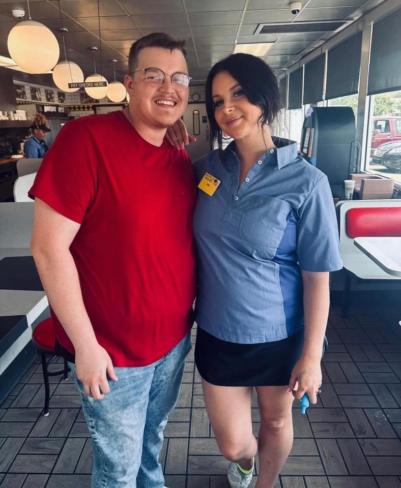 Lana Del Rey surprised diners at a fast food restaurant in Alabama