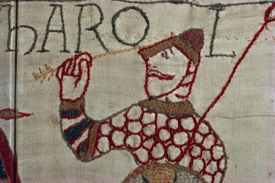 B58PM0 Death of King Harold showing an arrow in his eye Bayeux Tapestry Bayeux Normandy France Europe