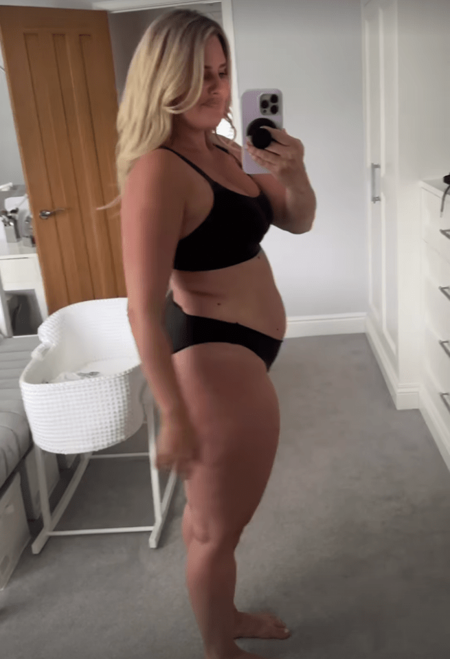 Danielle Armstrong has shown fans her 'real' post baby body on Insagram