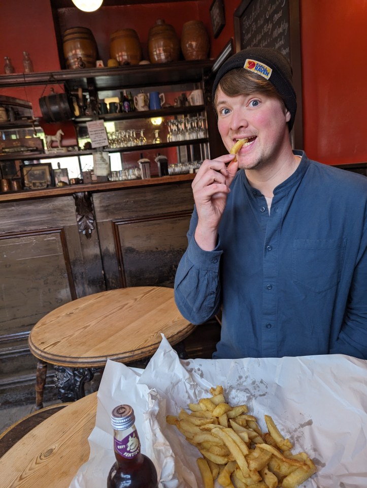 We took chips from the chip shop into the pub to enjoy with a drink