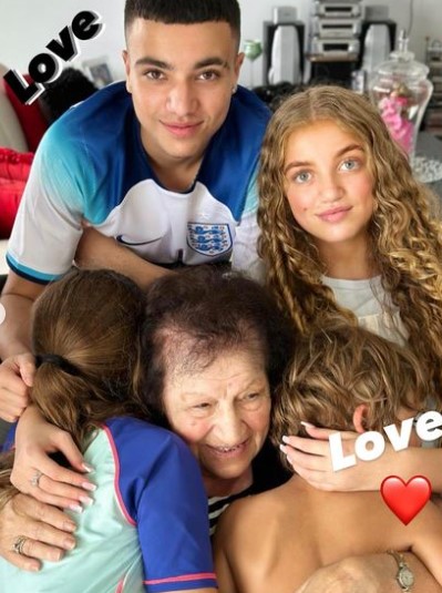 Peter's mum and his four children