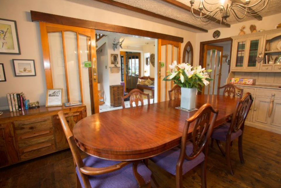 A first class breakfast is provided by the hosts, according to reviewers