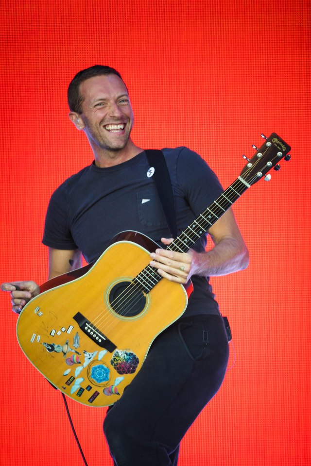 GLASTONBURY, ENGLAND - JUNE 30: Chris Martin of Coldplay performs on the Pyramid stage on day five of Glastonbury Festival at Worthy Farm, Pilton on June 30, 2019 in Glastonbury, England. (Photo by Ian Gavan/Getty Images)
