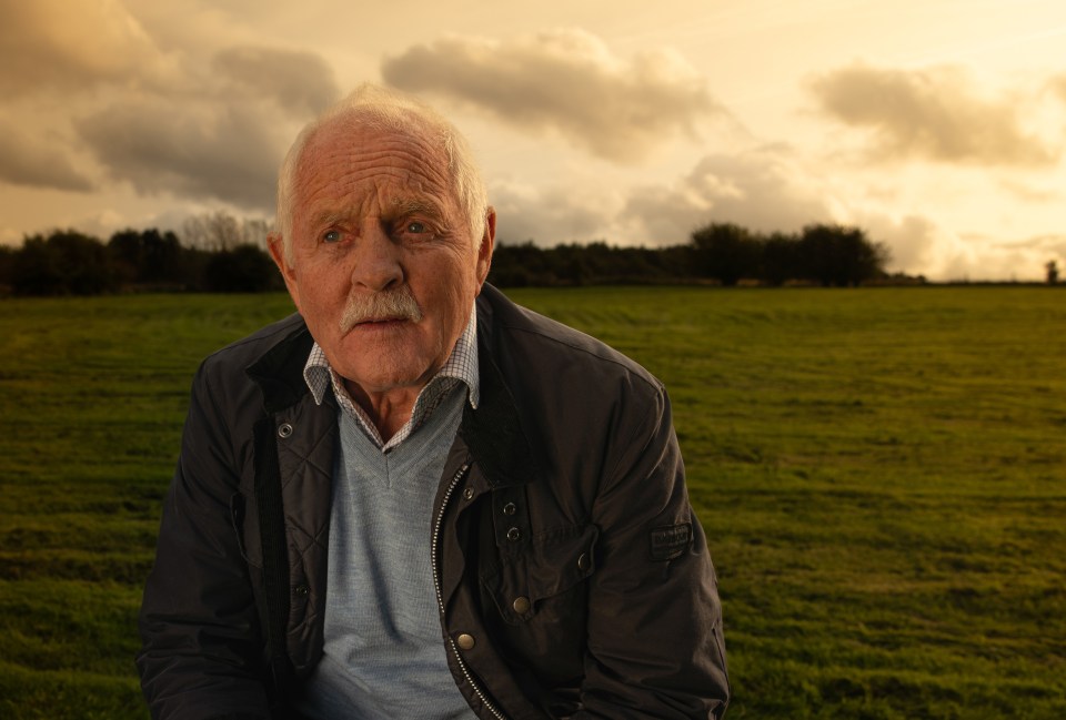 Chris Chittell, character has been diagnosed with Parkinson in emotional scenes