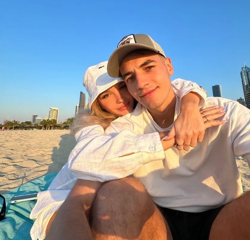 She is in Dubai with partner and Arsenal star Jakub Kiwior