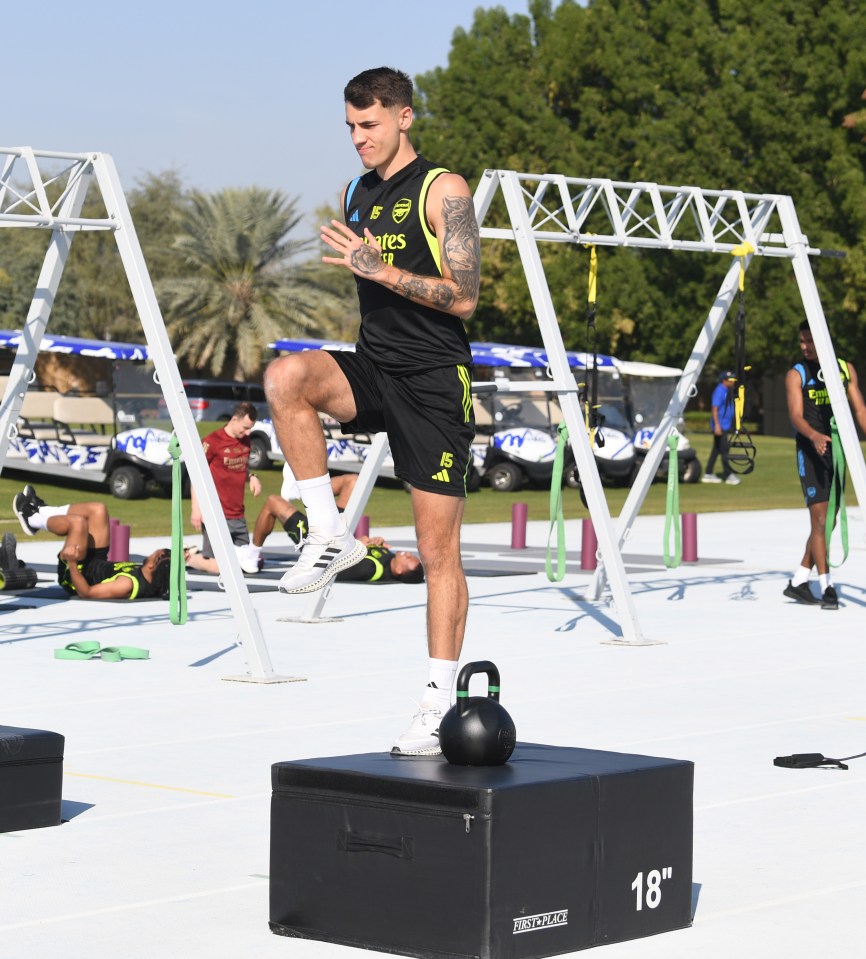 Kiwior is in Dubai for Arsenal's training camp
