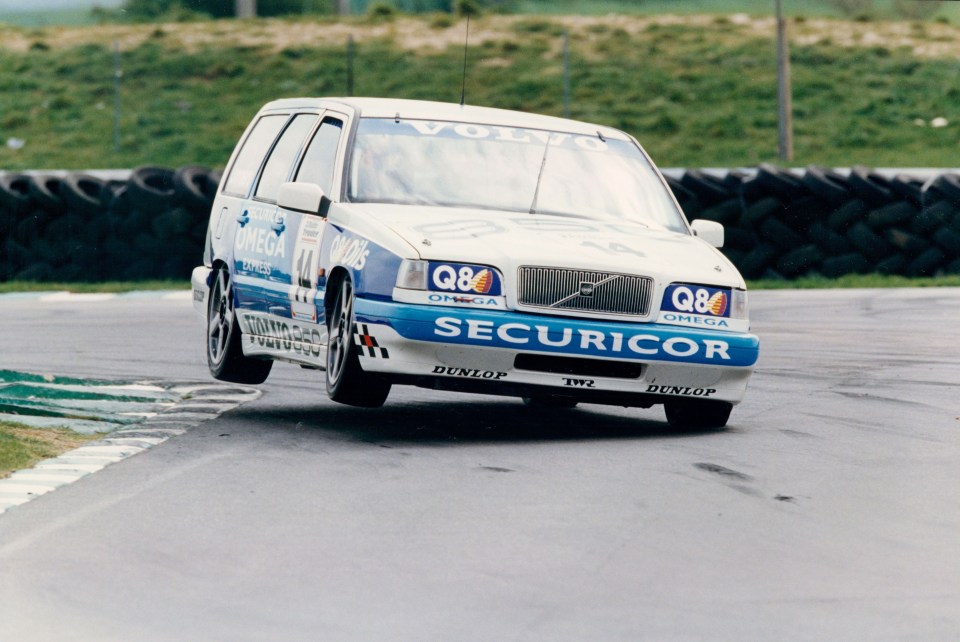 Volvo entered an 850 in the 1994 British Touring Car Championship, under the guiding hand of F1 veteran Jan Lammers
