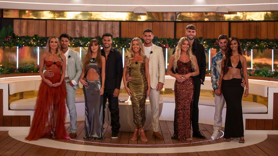The five final couples glammed up for the live final this evening