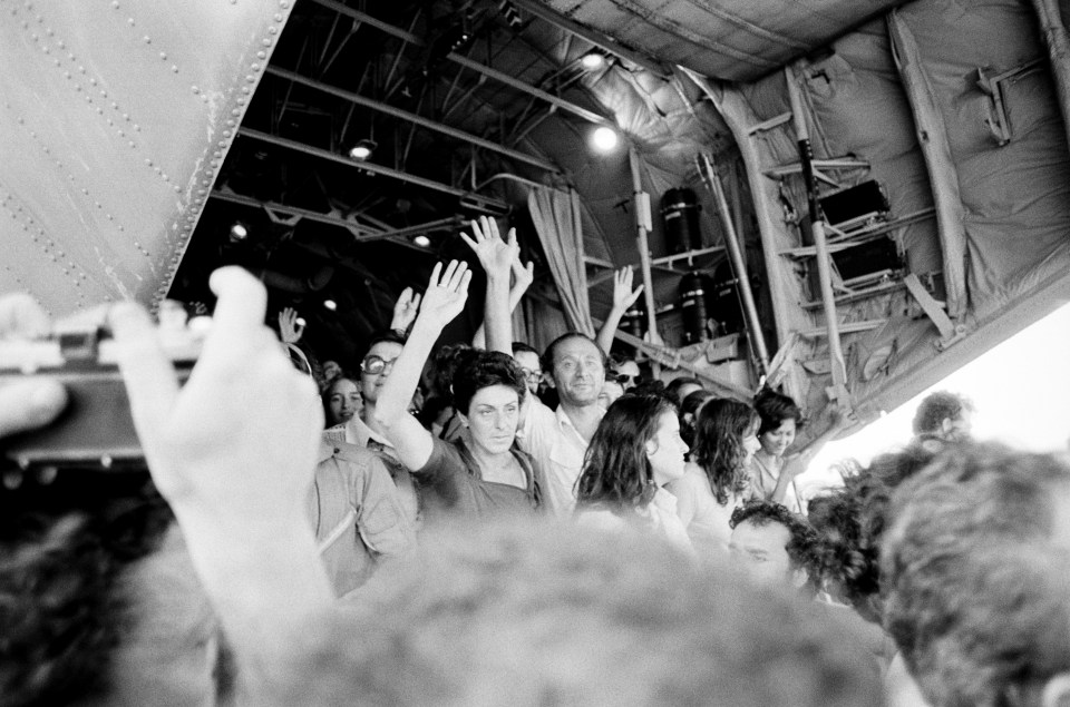 Entebbe hostages return to Tel Aviv