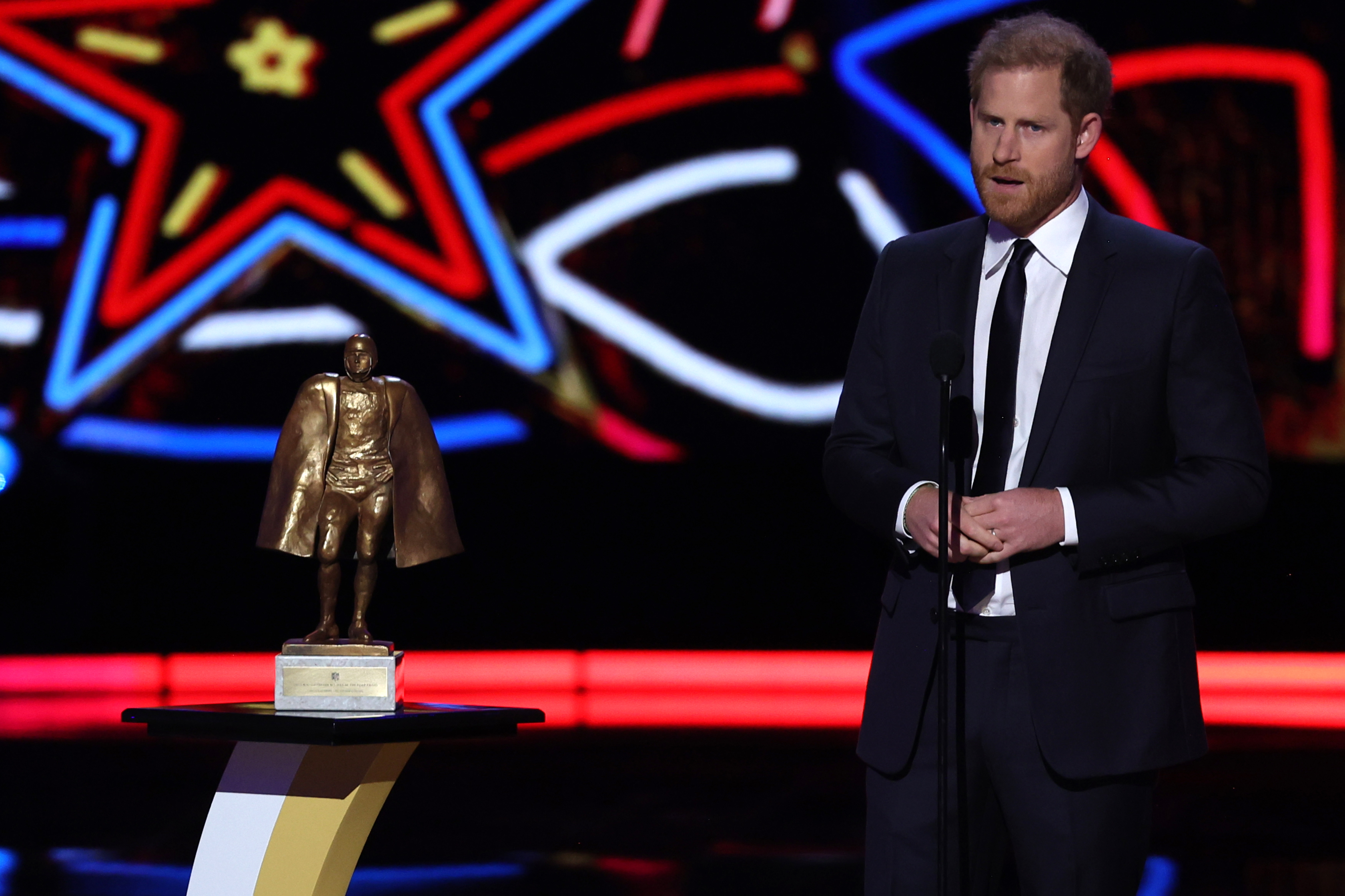 Last night Harry presented an award in Las Vegas