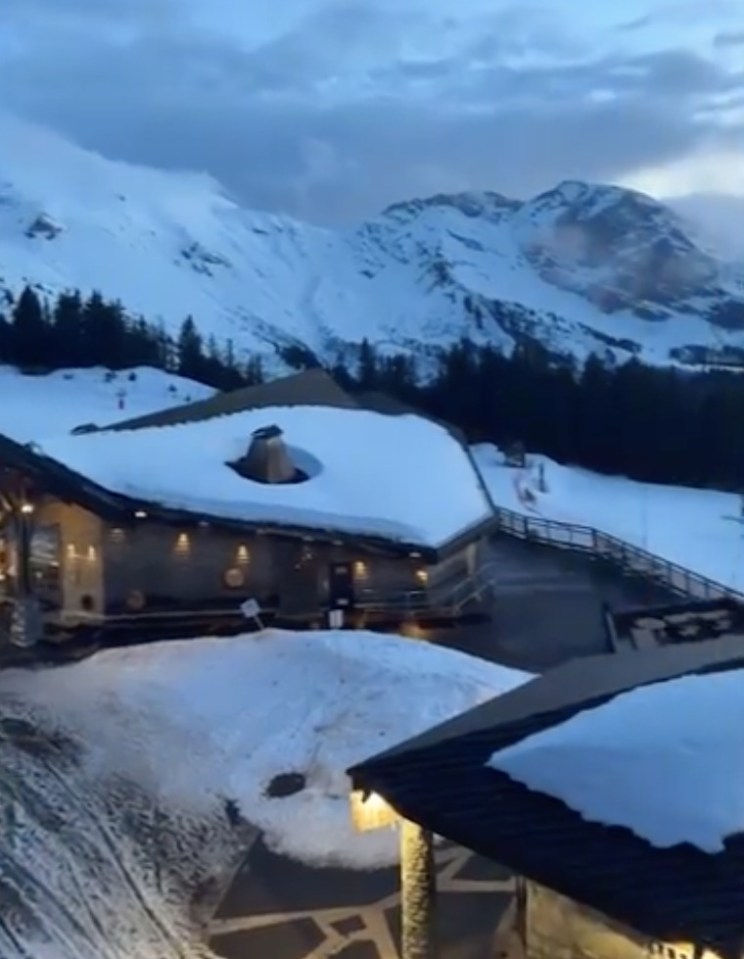 Chloe shared videos from the stunning resort