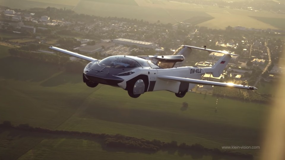 The AirCar has conducted its first flight with a passenger