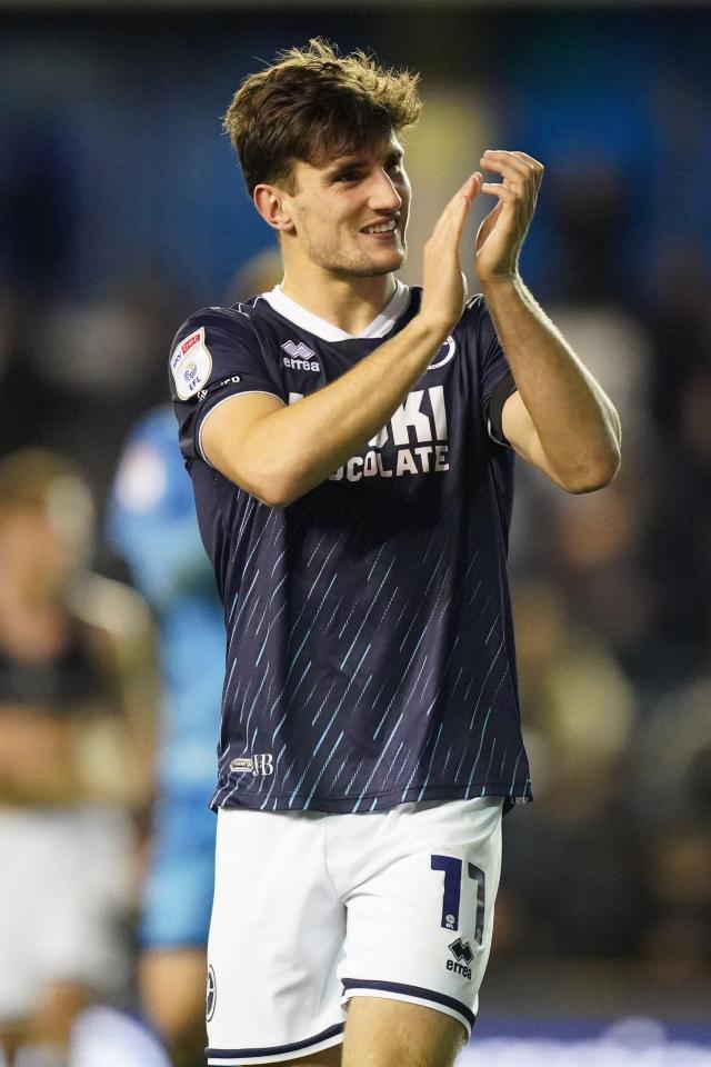 Alamy Live News. 2X04RA6 London, UK. 09th Apr, 2024. Ryan Longman of Millwall clapping the fans after the Millwall FC v Leicester City FC sky bet EFL Championship match at The Den, London, England, United Kingdom on 9 April 2024 Credit: Every Second Media/Alamy Live News This is an Alamy Live News image and may not be part of your current Alamy deal . If you are unsure, please contact our sales team to check.