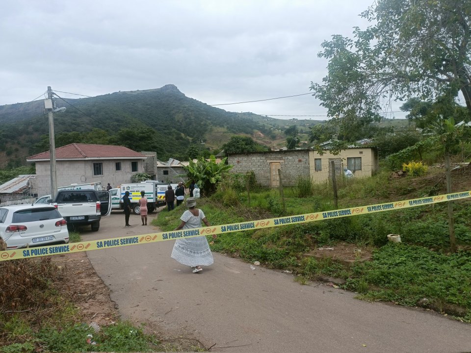 An elite firearm unit shot dead a gang of 9 suspected of the gang rape of a young girl in front of her mother and other serious crimes in Durban, South Africa.  Photo's show the house and then parents of the dead gang member arriving to meet the pathology teams to identify the bodies of those shot dead