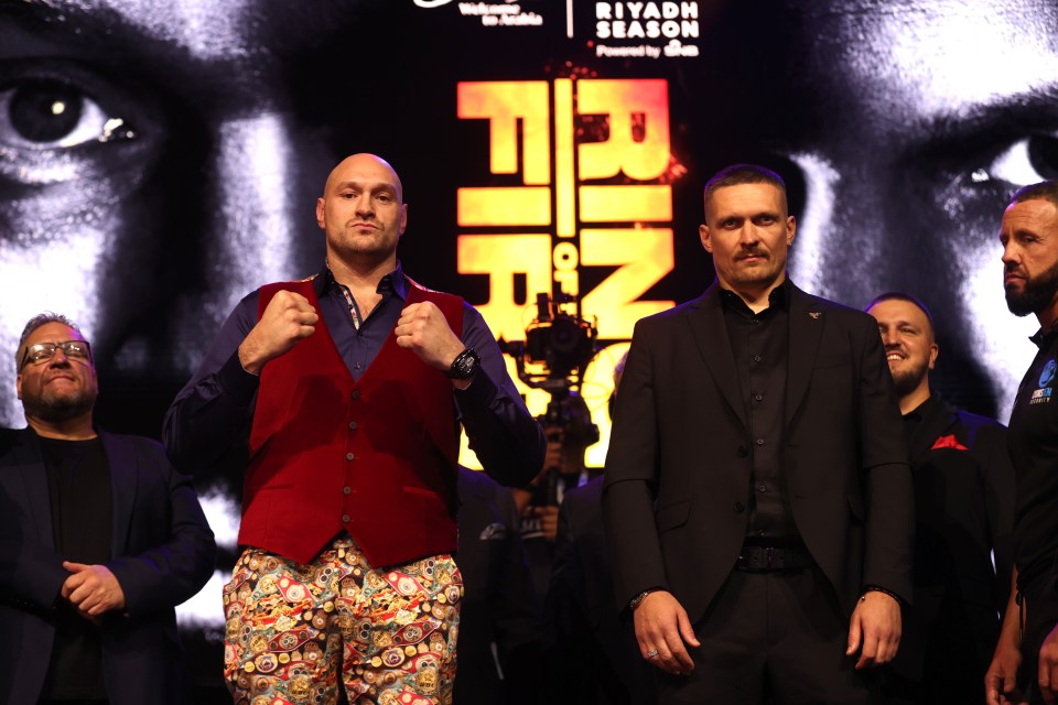 Tyson Fury and Oleksandr Usyk fight on May 18
