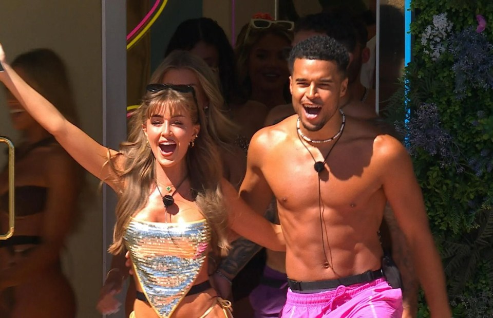 Toby dumped Georgia shortly after leaving the villa