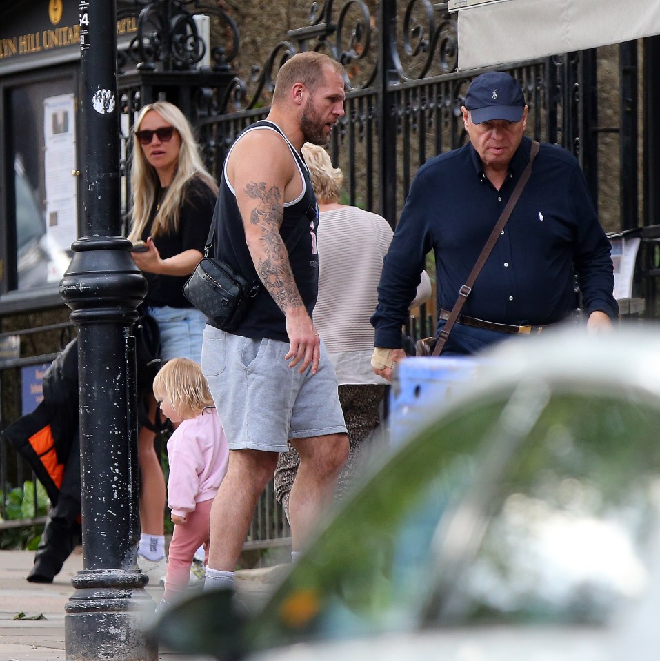 The couple had a bite to eat with James' parents before going on a walk
