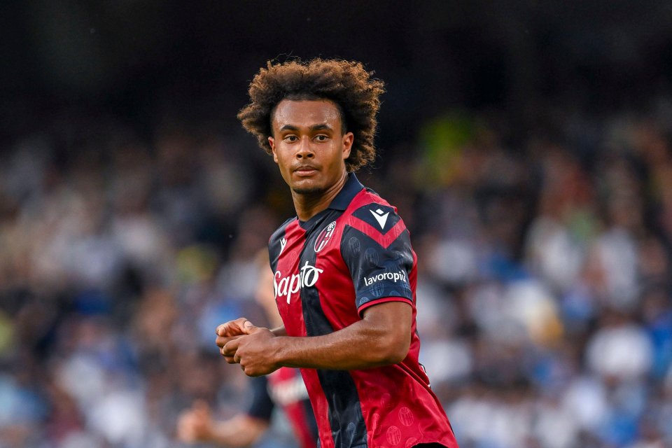 Man Utd are in talks with Joshua Zirkzee's agent