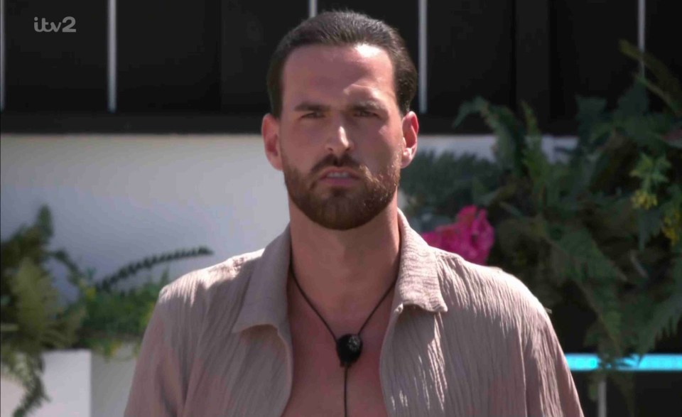 Love Island fans appreciated Ronnie Vint's straight-talking ways on Sunday