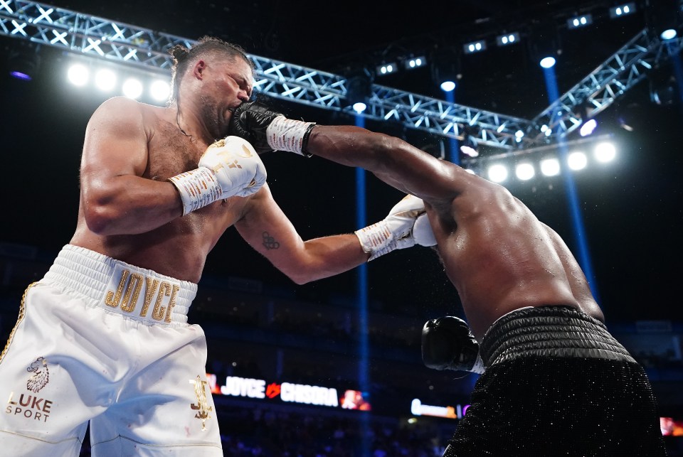 Chisora lands a stunning left to hurt Joyce