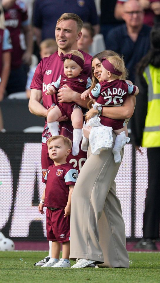  The reality star is seen here with her three kids and her man Jarrod Bowen