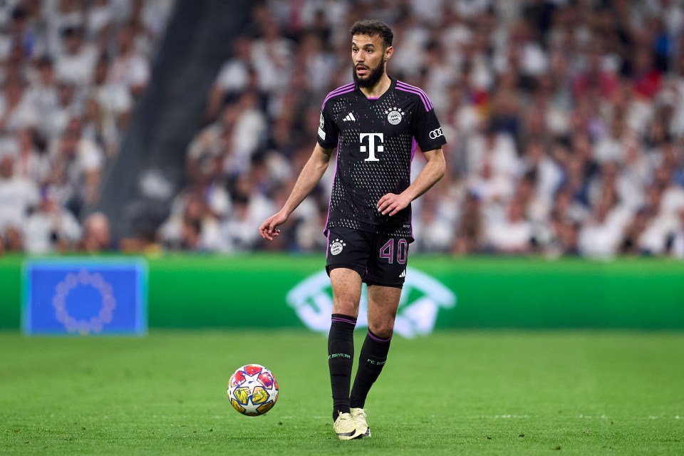 Man Utd are in 'advanced talks' with Noussair Mazraoui after his move to West Ham collapsed