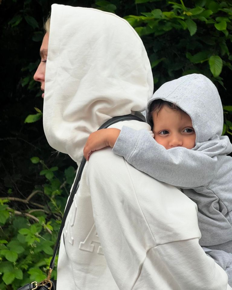 She also shared a small glimpse of life as a mum with an adorable pic of her with Axel