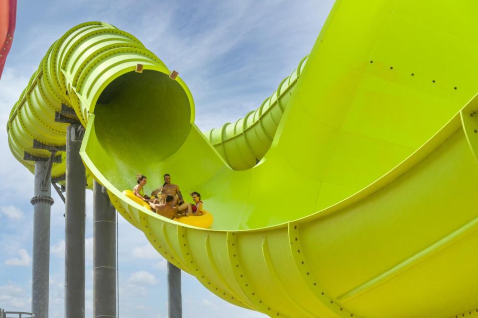 Aquapark Aquacolours covers a whopping 95,000 square metre