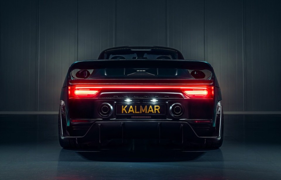 a black car with a license plate that says kalmar