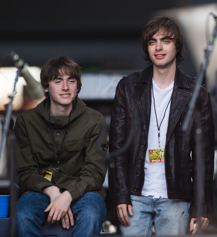 LONDON, ENGLAND - MAY 22: Lennon Gallagher and Gene Gallagher watch their father Liam Gallagher perform perform live on stage at London Stadium on May 22, 2018 in London, England. (Photo by Samir Hussein/Redferns)