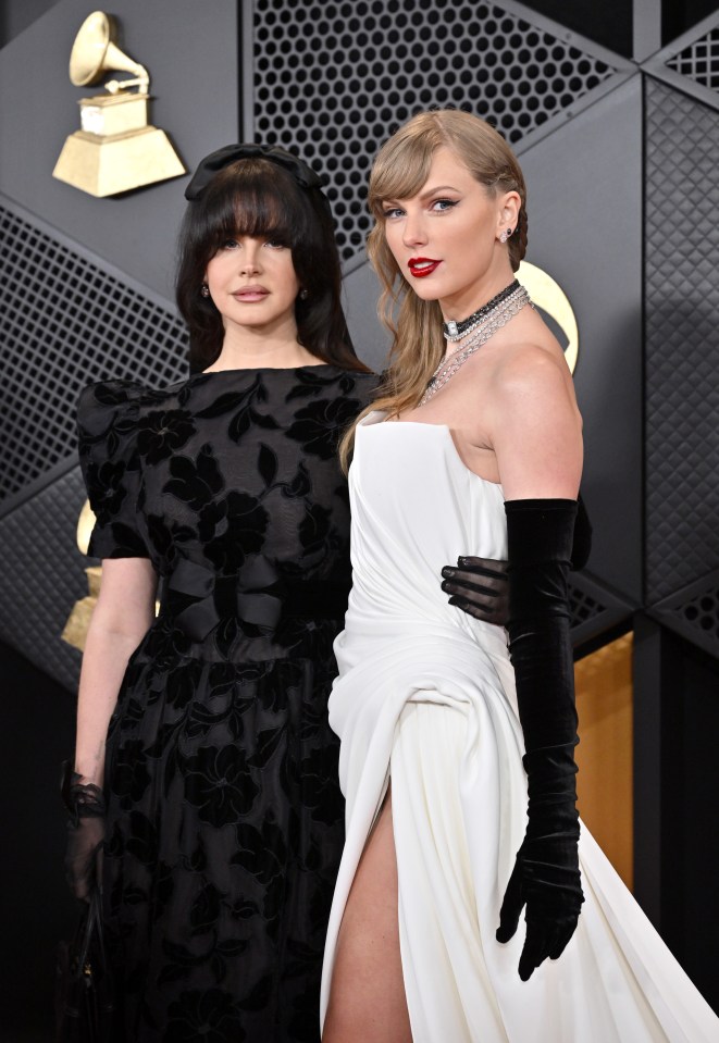 lana del rey and taylor swift pose for a photo