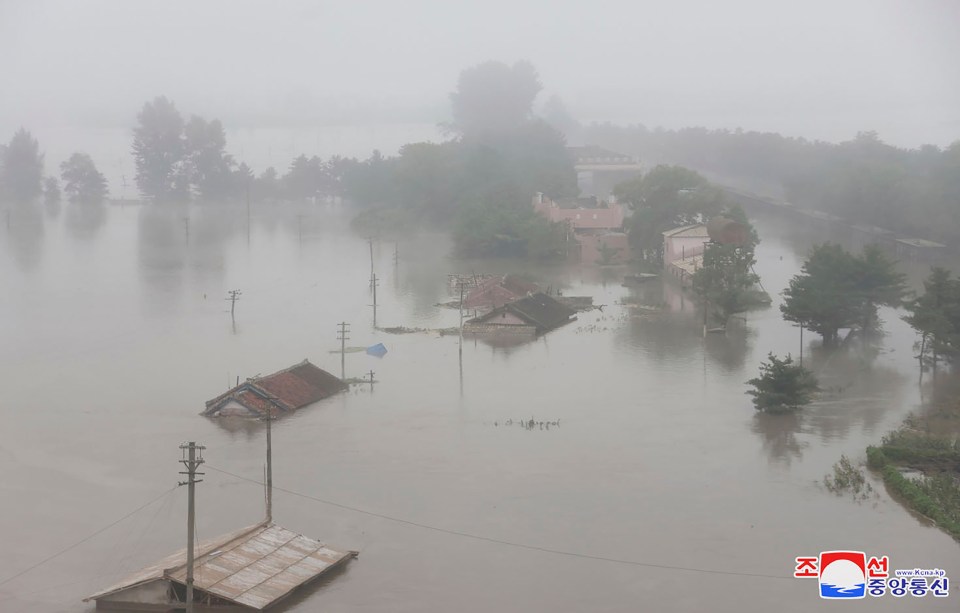 a photo of a flooded area taken by the korean central news agency