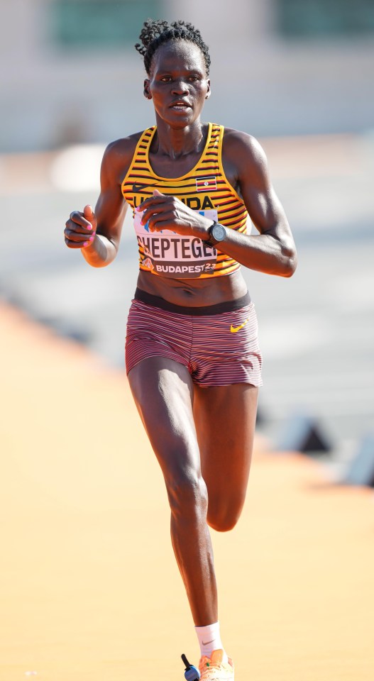 2RWCRA7 Rebecca CHEPTEGEI participating in the marathon at the World Athletics Championships in Budapest 2023.