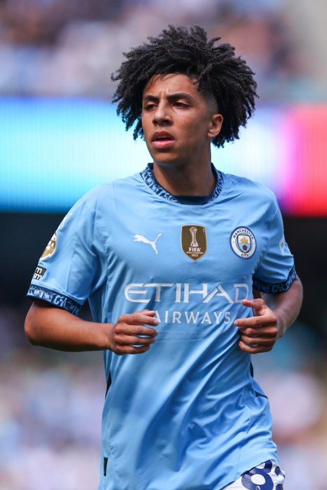 MANCHESTER, ENGLAND - AUGUST 24: Rico Lewis of Manchester City during the Premier League match between Manchester City FC and Ipswich Town FC at Etihad Stadium on August 24, 2024 in Manchester, England. (Photo by Robbie Jay Barratt - AMA/Getty Images)
