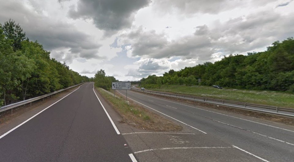 a sign on the side of a road that says ' stourbridge ' on it