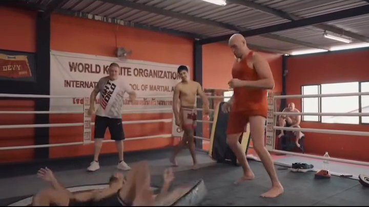 a boxing ring with a sign that says world karate organization