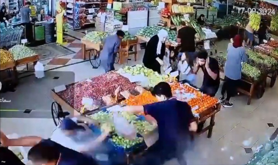 a group of people in a grocery store with the date 17-09-2024