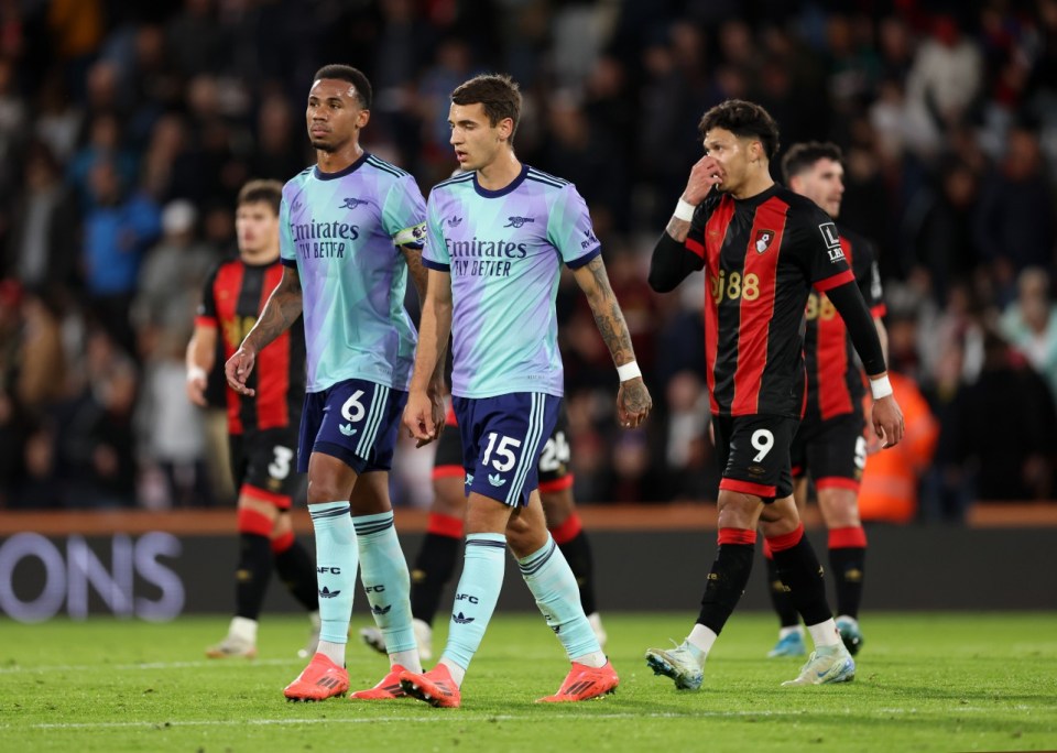 BOURNEMOUTH, ENGLAND - OCTOBER 19: Gabriel Magalhaes and Jakub Kiwior of Arsenal walk off at half time during the Premier League match between AFC Bournemouth and Arsenal FC at Vitality Stadium on October 19, 2024 in Bournemouth, England. (Photo by Catherine Ivill - AMA/Getty Images)