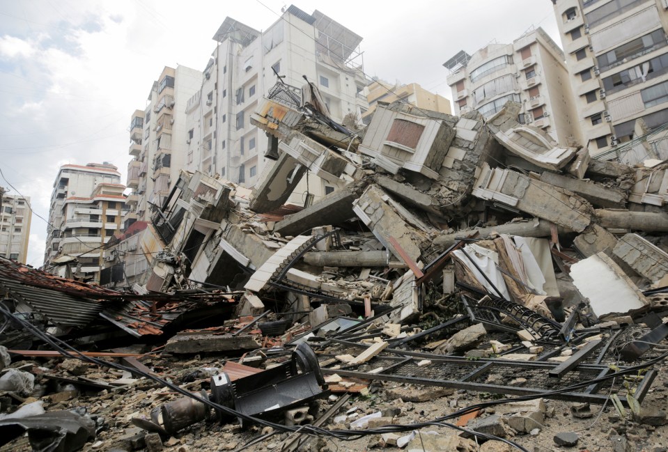 A general view shows damaged buildings, in the aftermath of Israeli strikes on Beirut's southern suburbs, Lebanon October 1, 2024. REUTERS/Ali Alloush