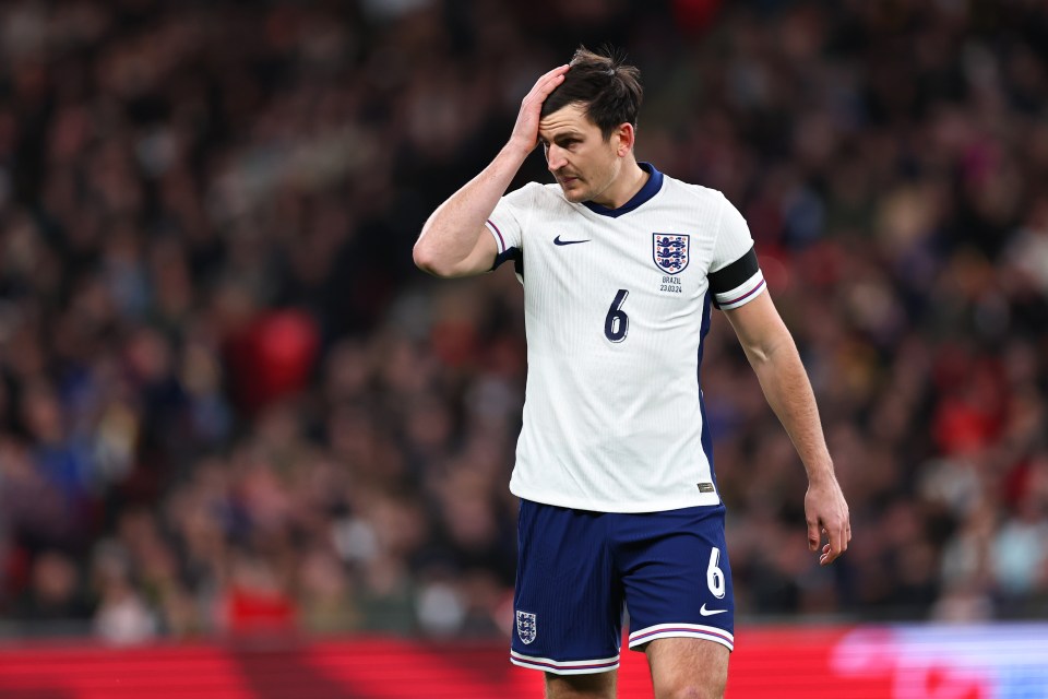 a soccer player with the number 6 on his shirt