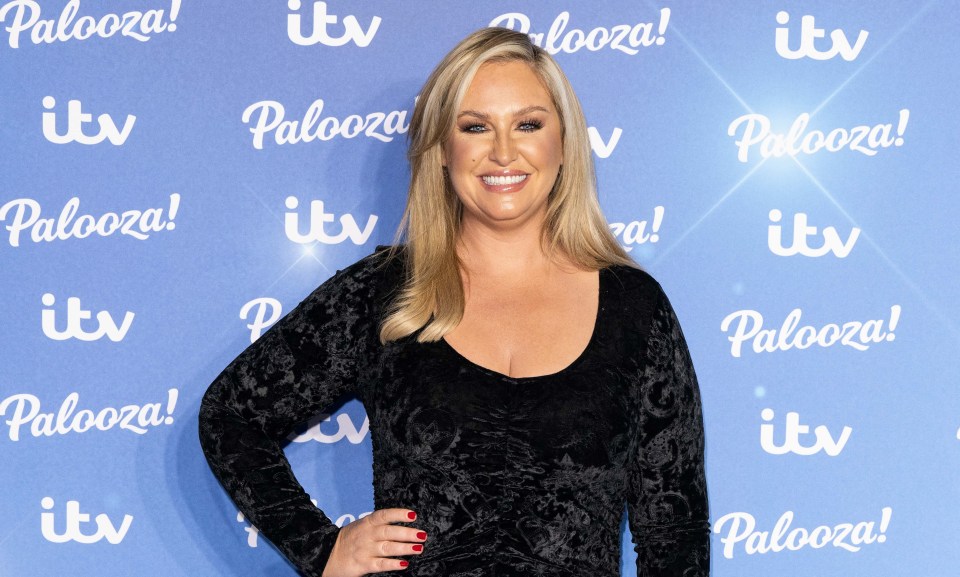 a woman in a black dress stands in front of a blue background that says itv palooza