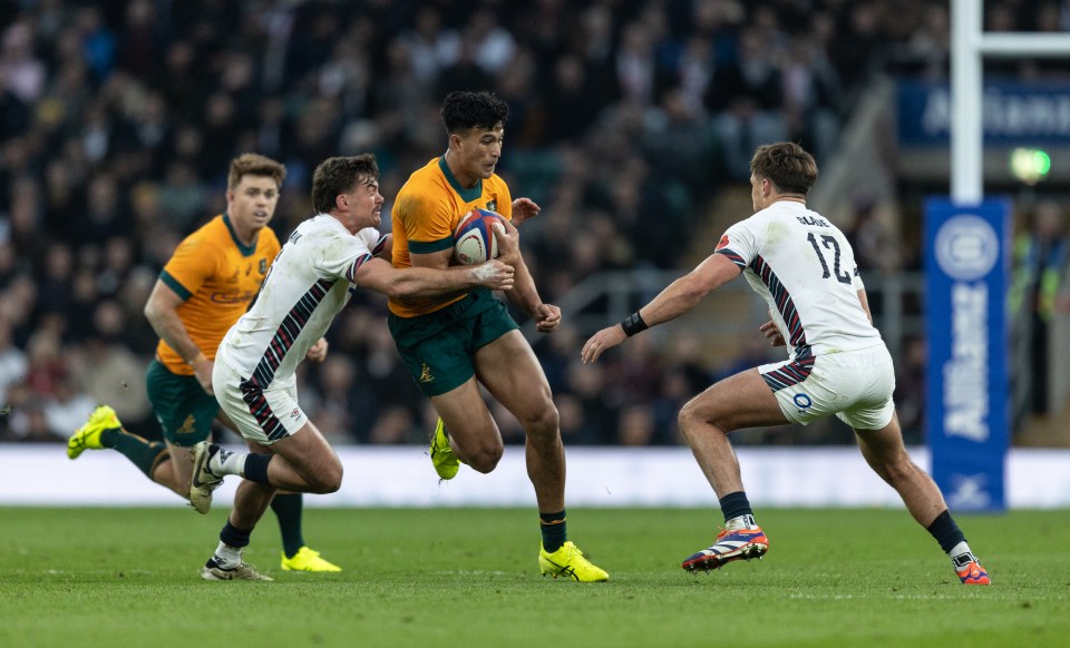 LONDON, ENGLAND - NOVEMBER 09: Australia's Joseph-Aukuso Sua'ali'i (centre) competing with England's George Furbank (left) and Henry Slade during the Autumn Nations Series 2025 match between England and Australia at Allianz Stadium on November 09, 2024 in London, England. (Photo by Andrew Kearns - CameraSport via Getty Images)