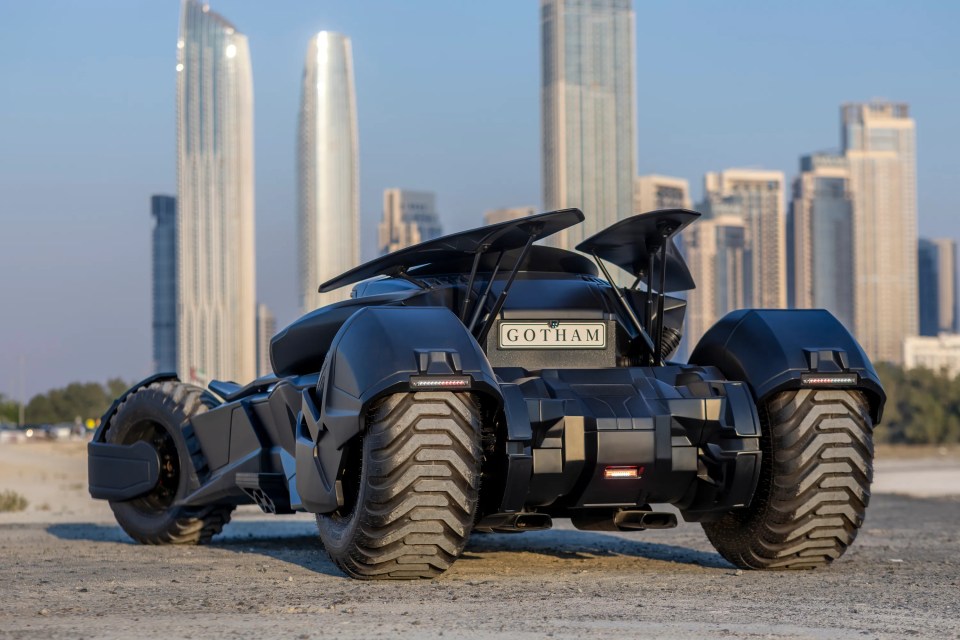 a motorcycle with a license plate that says gotham