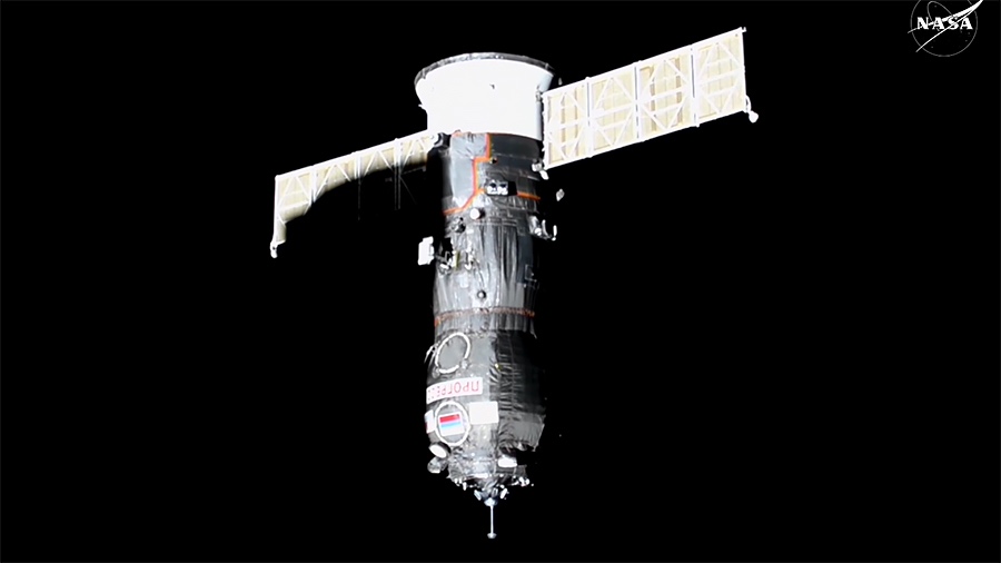 The Progress 90 mission delivered about three tons of food, fuel and supplies for the Expedition 72 crew
