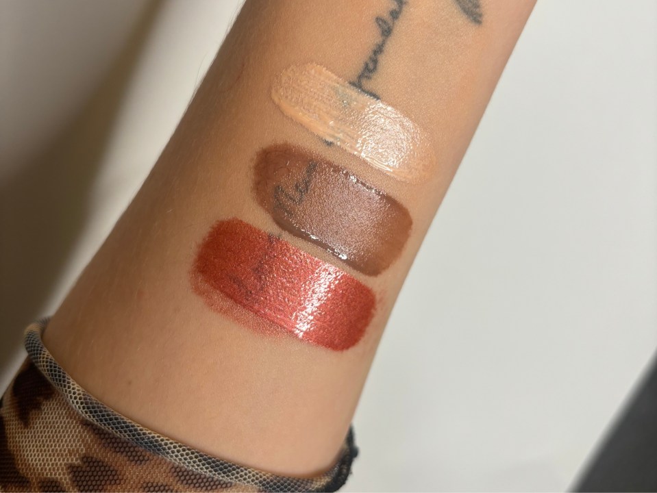 a-swatch-of-hollywood-filter-foundation-hollywood-beauty-wand-hollywood-contour-wand