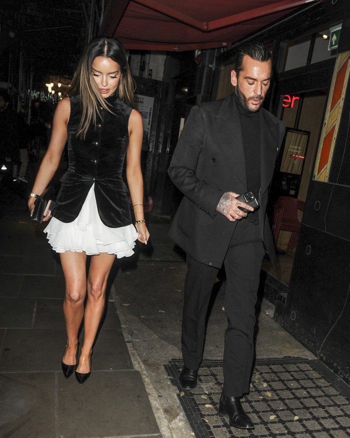 Pete Wicks and Maura Higgins were spotted enjoying a glamorous date night. Pictured: pete wicks,maura higgins Ref: BLU_S8033456 111124 NON-EXCLUSIVE Picture by: / SplashNews.com Splash News and Pictures USA: 310-525-5808 UK: 020 8126 1009 eamteam@shutterstock.com World Rights